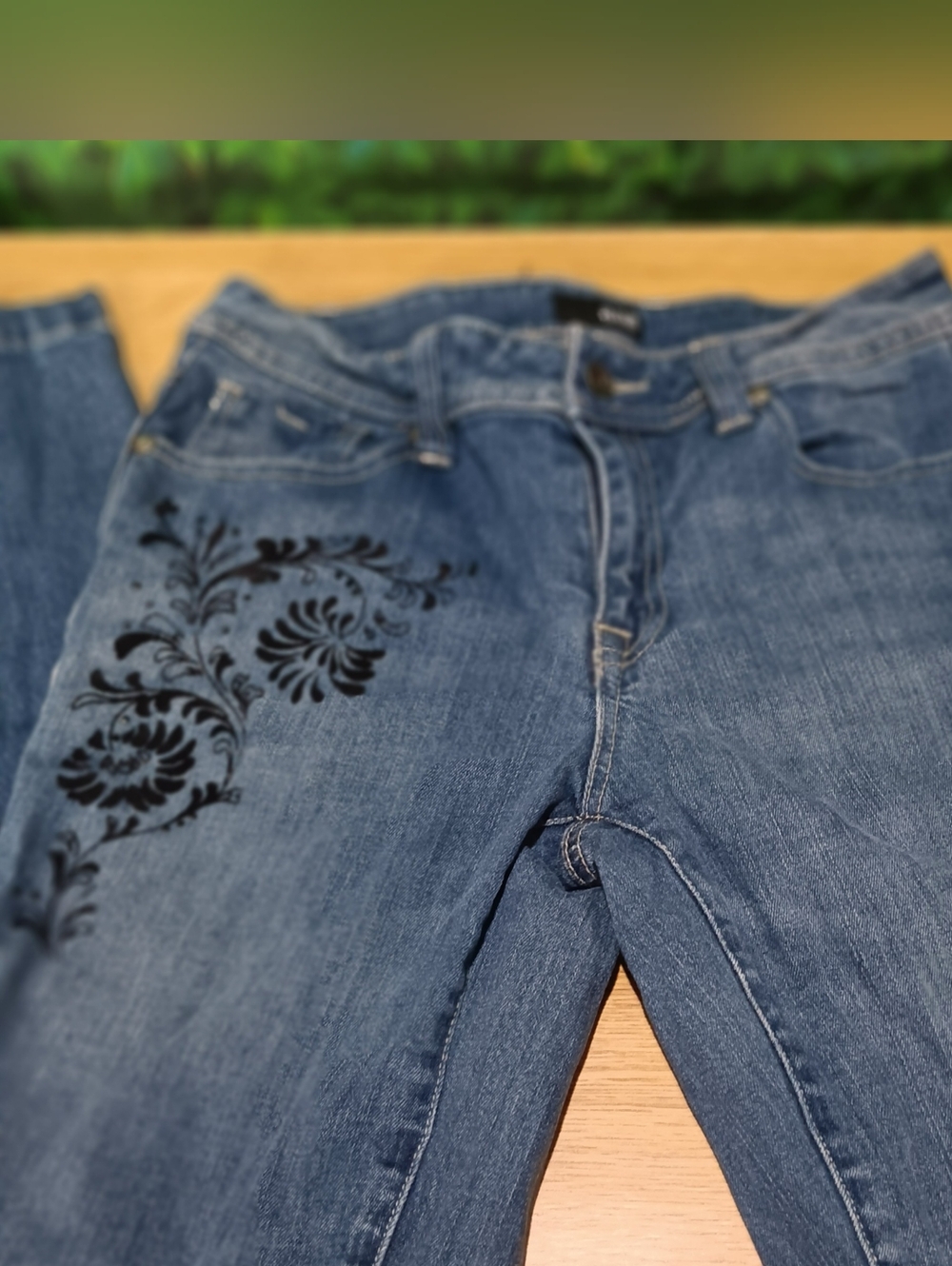Women's a.n.a. Blue Jeans with Black Floral Accent Size 4